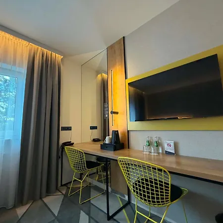 Air Hotel-3