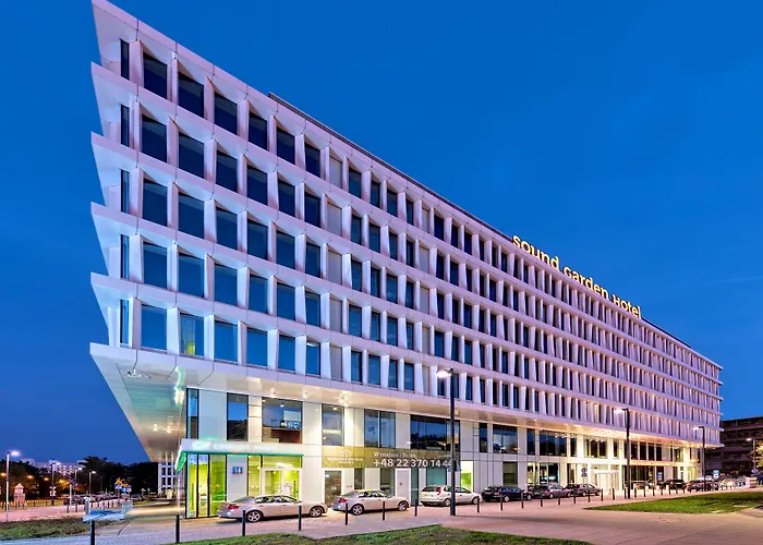 Sound Garden Hotel Airport